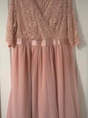 Lace & Chiffon Midi Dress in Blush Pink